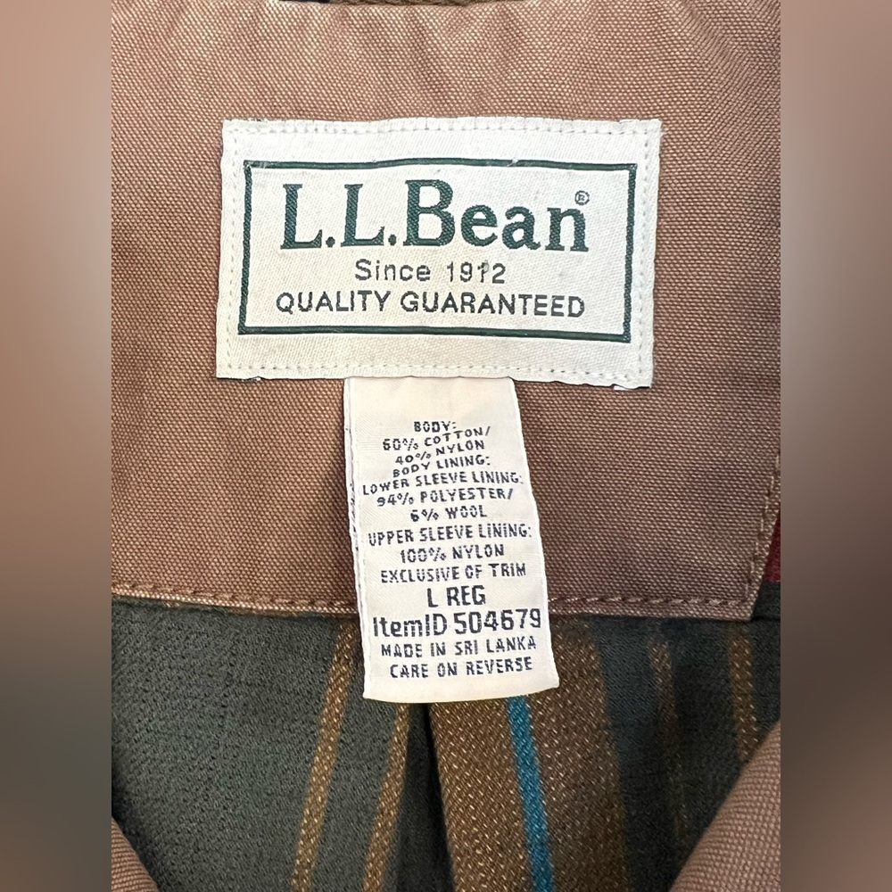 L.L. Bean Men's Plaid Lined Chore Coat - Picture 4 of 10
